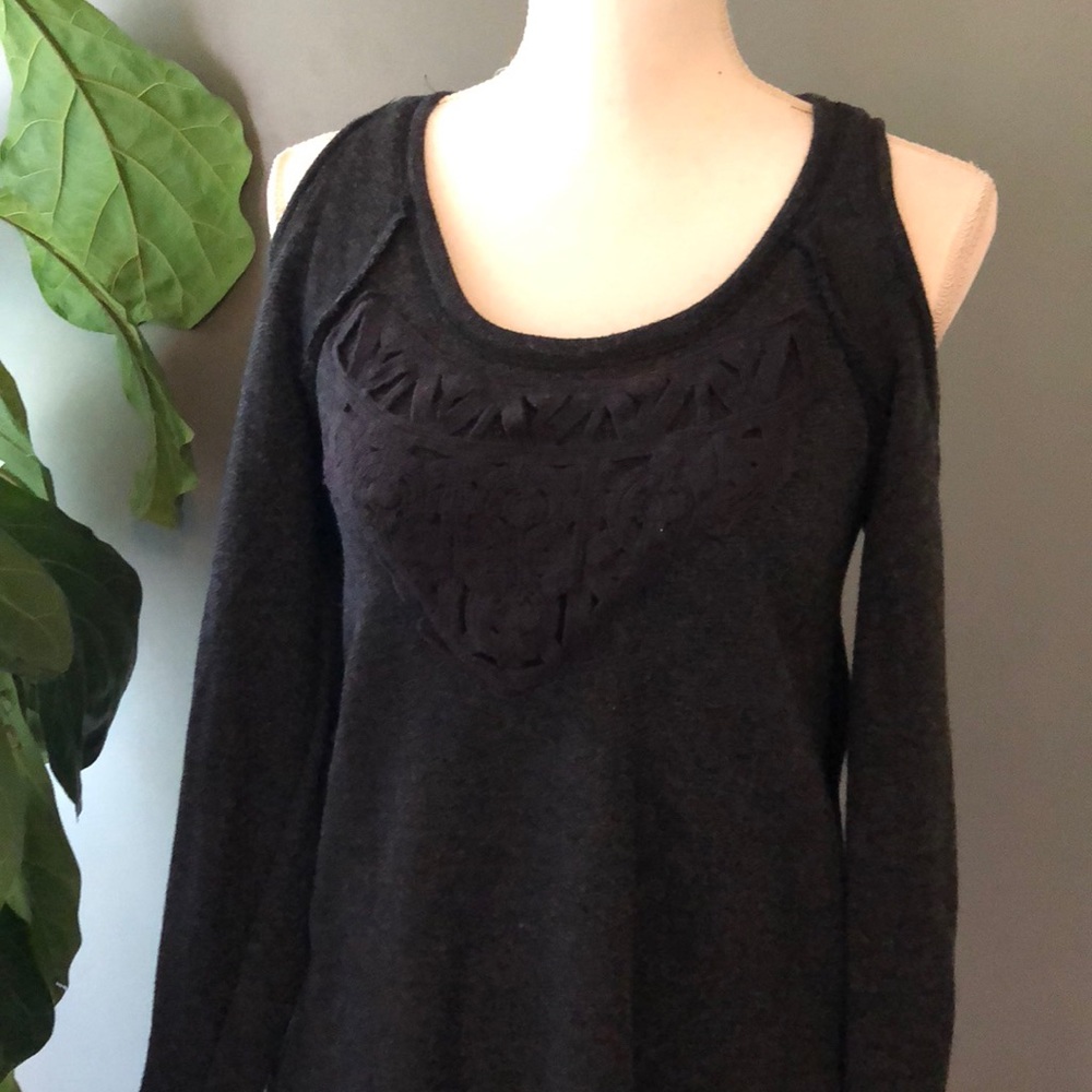 Knox Rose cold shoulder sweater